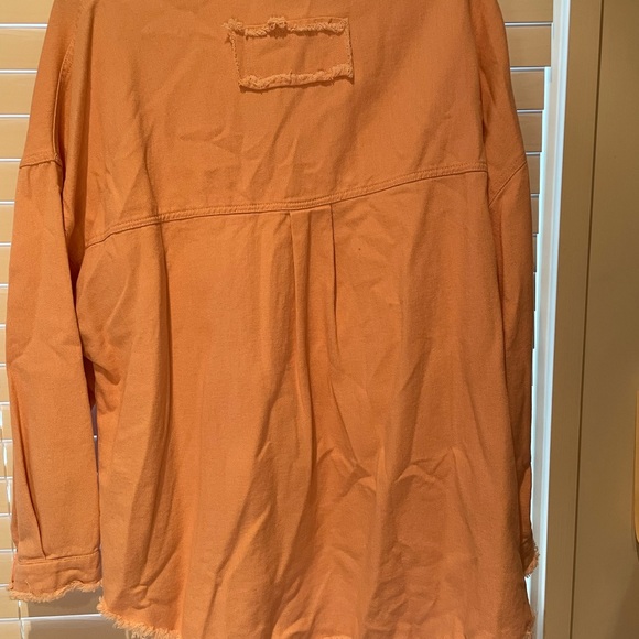 Shacket - Picture 3 of 3